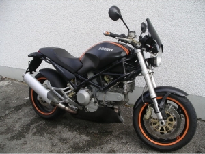 Ducati Monster 900